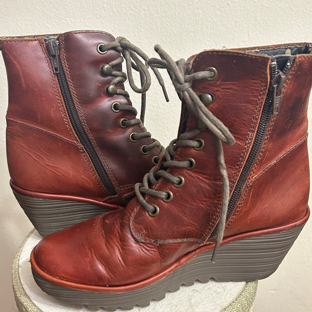 Fly London Boots.Size 37. Good Condition - Picture 2 of 6